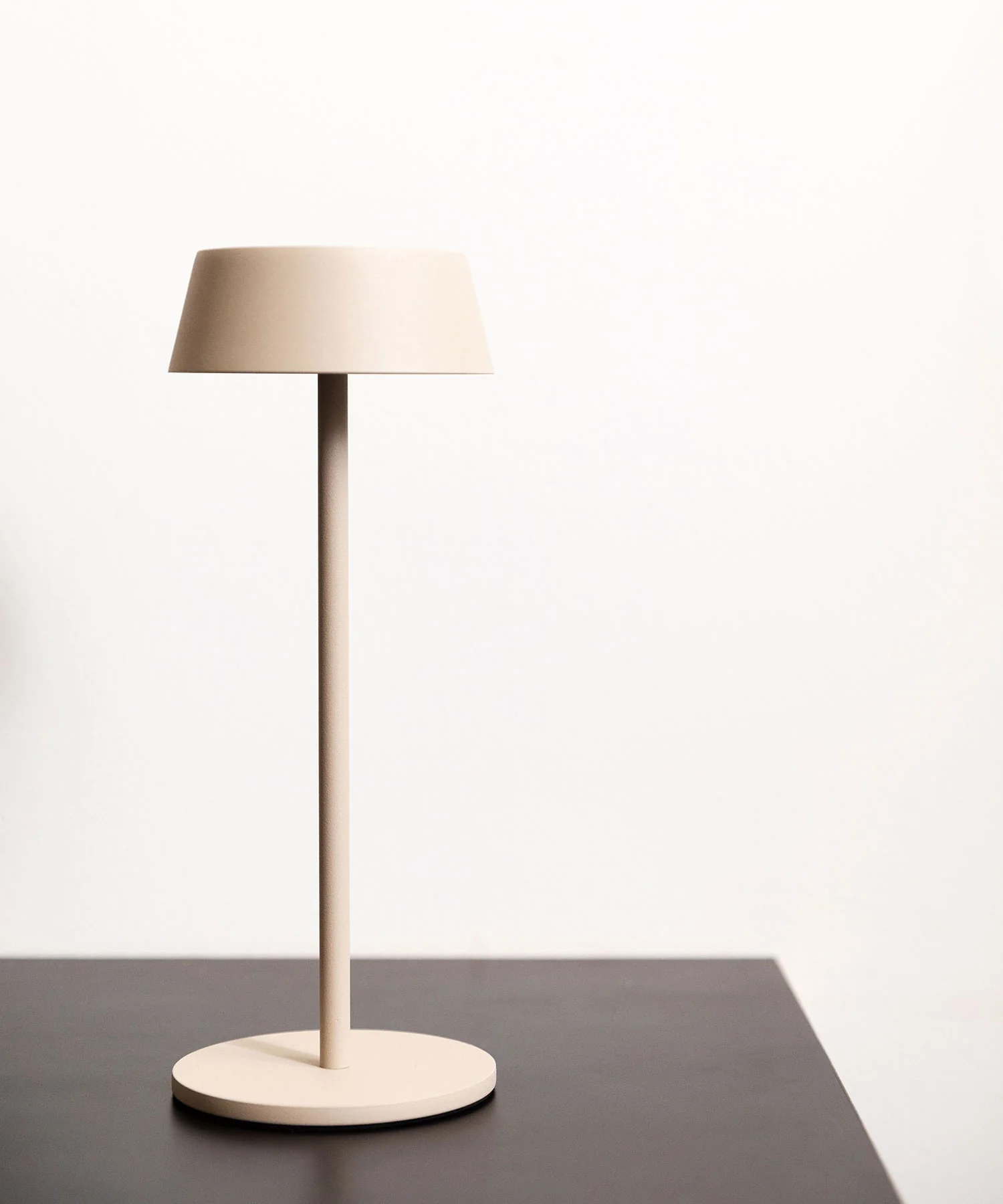 OLIKA CORDLESS LED TABLE LIGHT - 画像 (8)